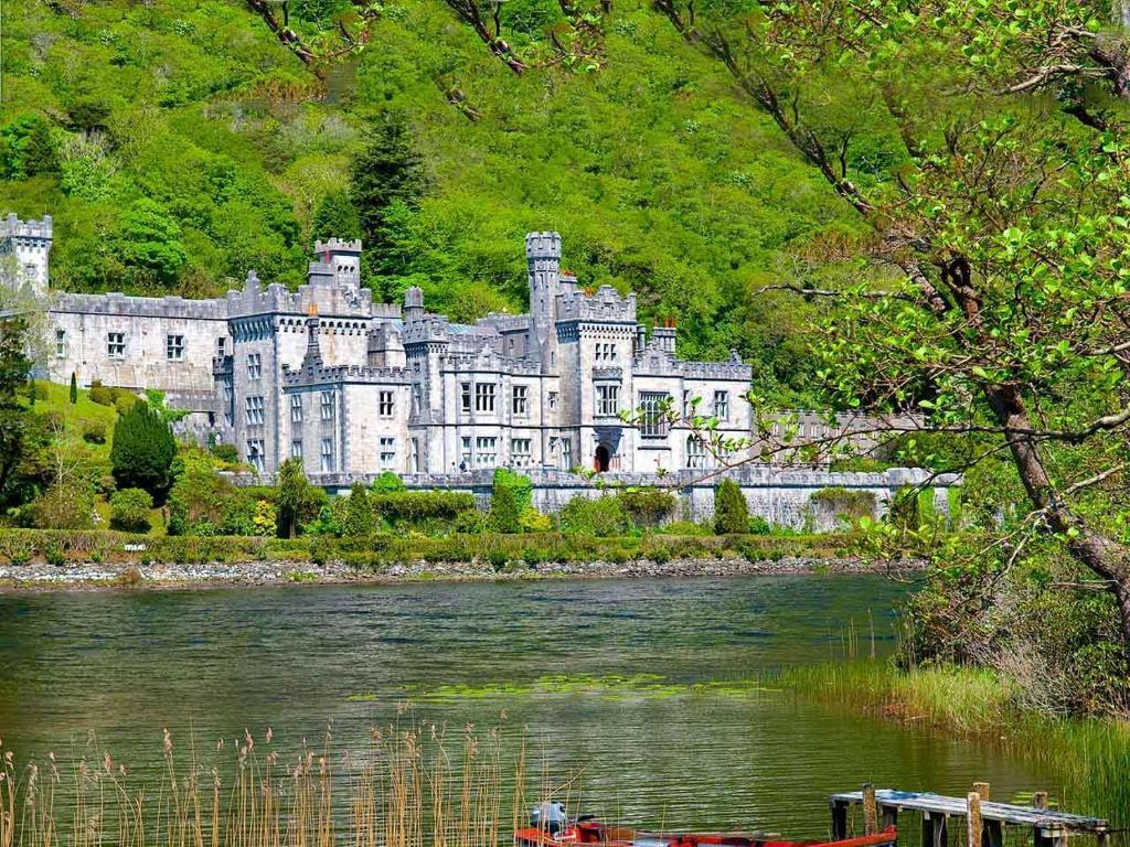 Bed & Breakfast Bertra House